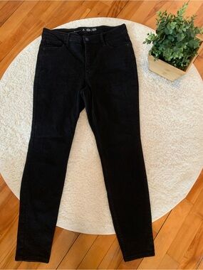 Old Navy Rockstar Super High Rise Skinny Jean